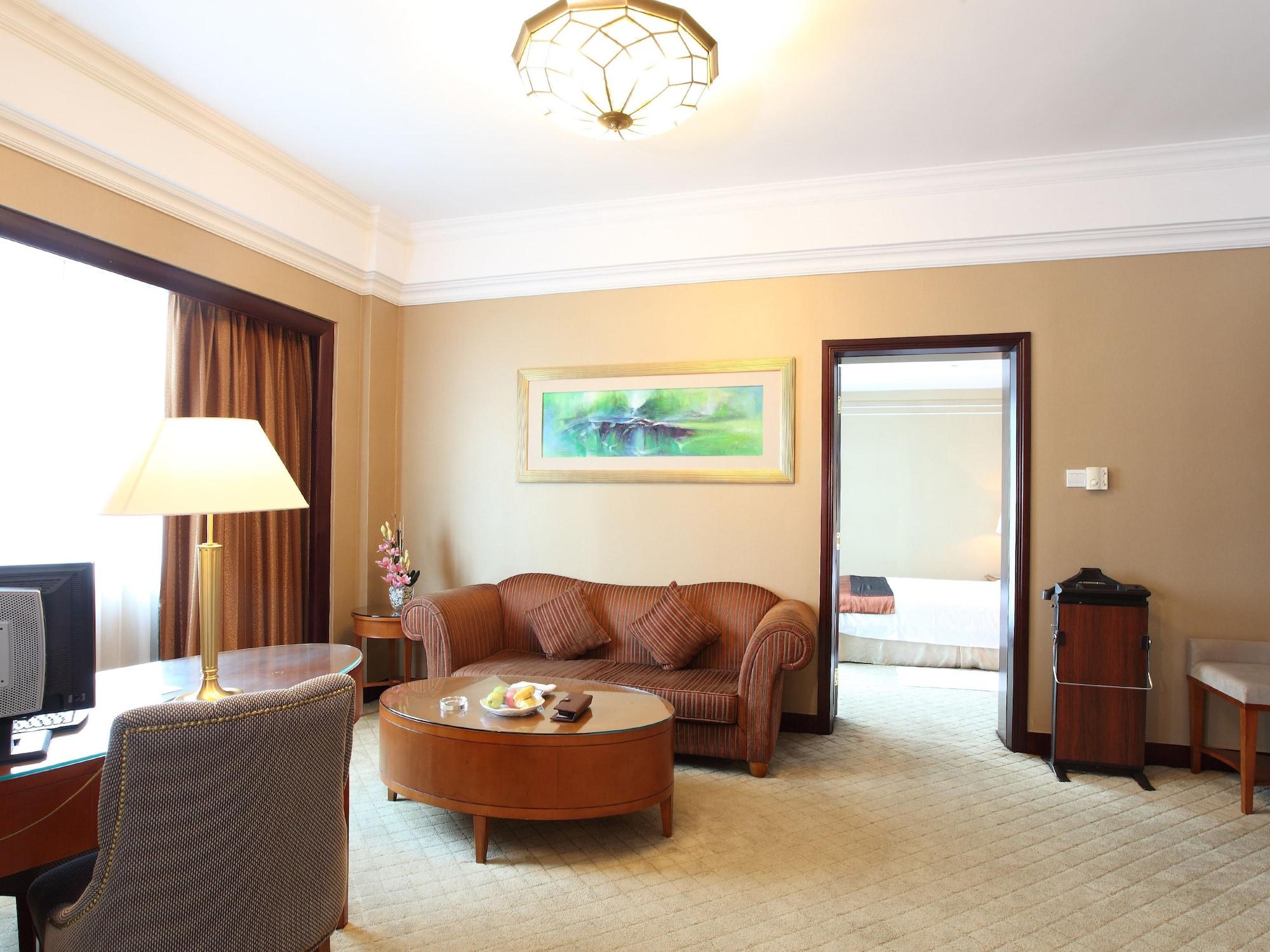 Grand International Hotel Гуанчжоу Экстерьер фото