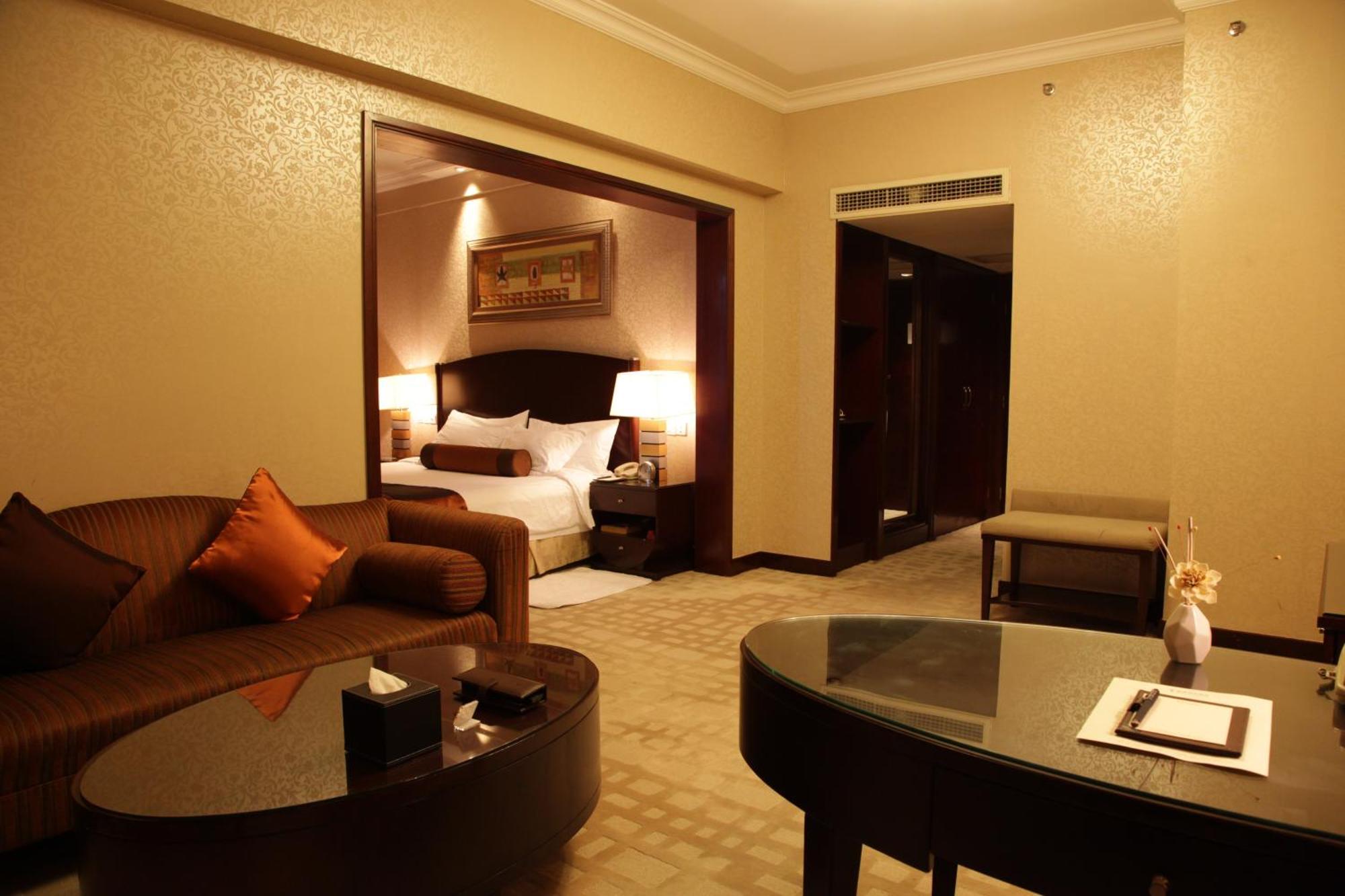 Grand International Hotel Гуанчжоу Экстерьер фото